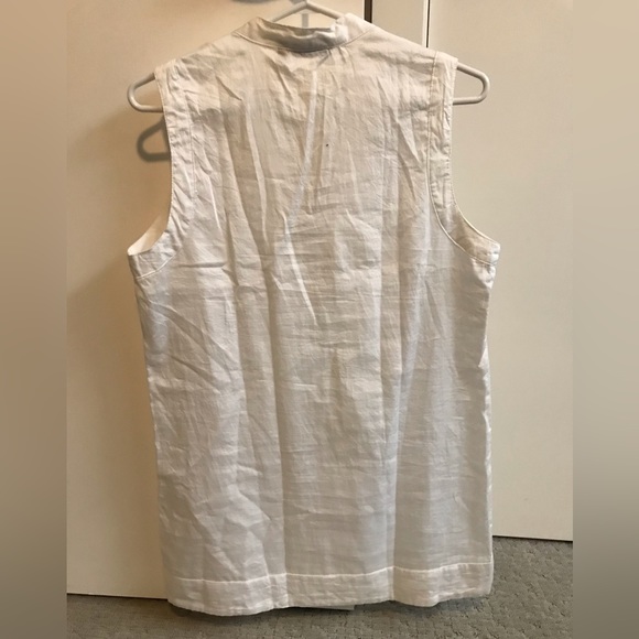 Gorgeous white sleeveless blouse, tunic length - Picture 2 of 4